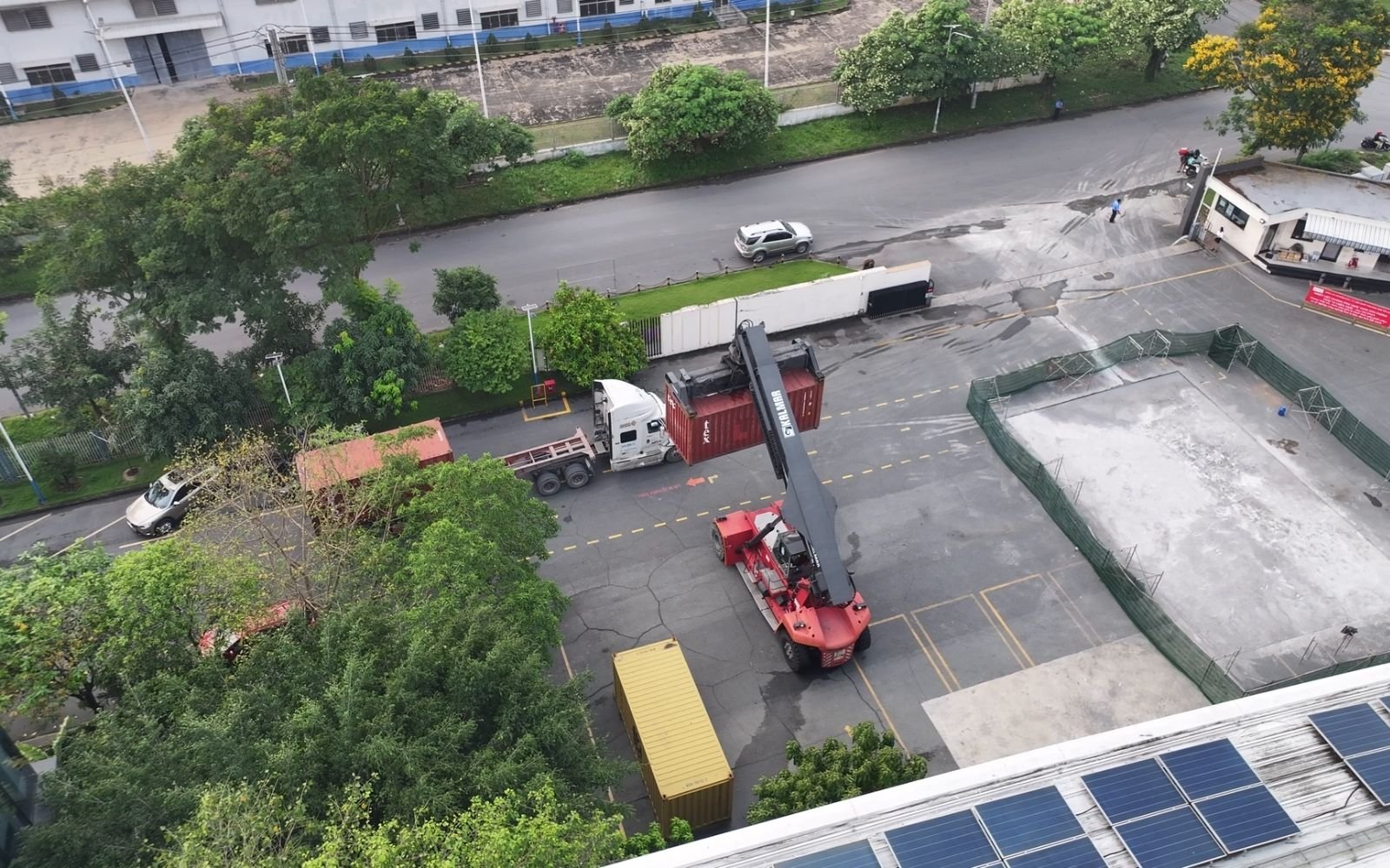 PVC resin to PVC compound manufacturing process at a PVC compounding factory